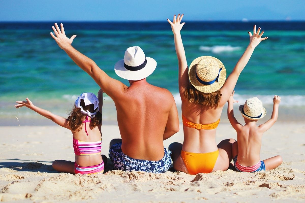 Vous cherchez des alternatives naturelles aux produits solaires ? Je vous pr&eacute;sente toutes les solutions dans cet article&nbsp;😊
