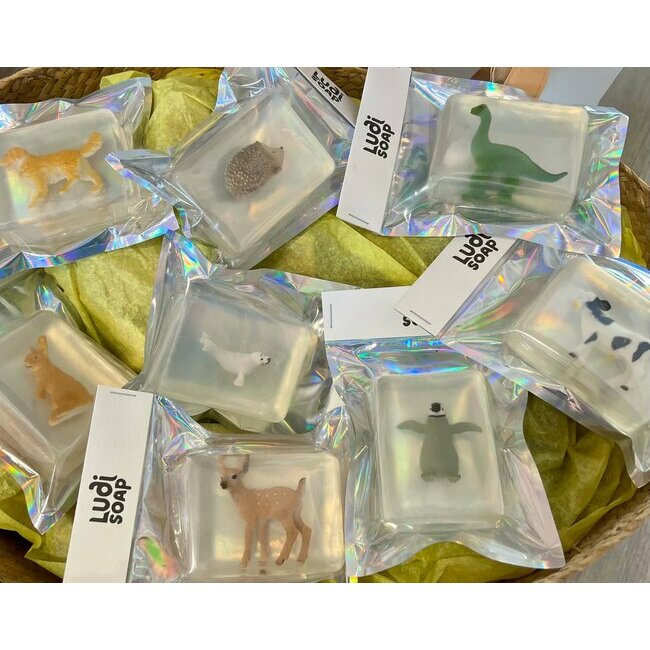 Savon ludique pour enfants - naturel et artisanal avec figurine