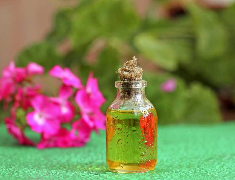 Geranium oil - skincare Heuliad